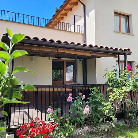 Casa Julio, Bonita Casa Comoda Y Espaciosa, Totalmente Reformada Con Terraza Y Jardin Privado Riezu Exterior foto