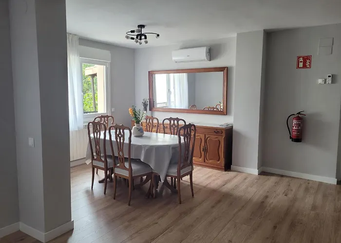 Casa Julio, Bonita Casa Comoda Y Espaciosa, Totalmente Reformada Con Terraza Y Jardin Privado