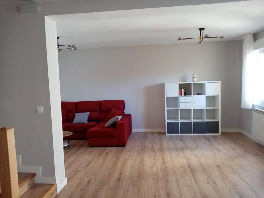 Casa Julio, Bonita Casa Comoda Y Espaciosa, Totalmente Reformada Con Terraza Y Jardin Privado *