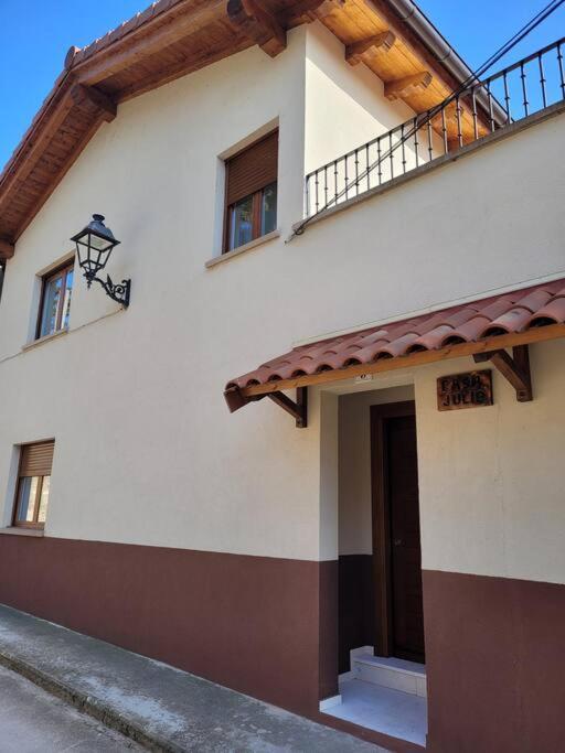 Casa Julio, Bonita Casa Comoda Y Espaciosa, Totalmente Reformada Con Terraza Y Jardin Privado * Riezu