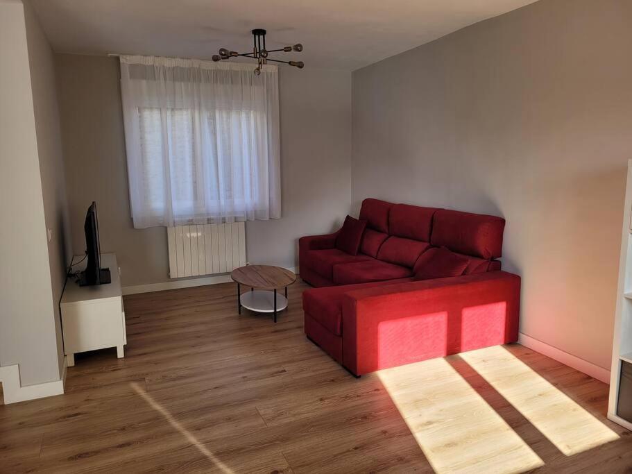 Casa Julio, Bonita Casa Comoda Y Espaciosa, Totalmente Reformada Con Terraza Y Jardin Privado *