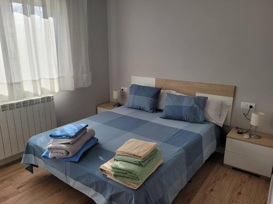 Casa Julio, Bonita Casa Comoda Y Espaciosa, Totalmente Reformada Con Terraza Y Jardin Privado Riezu