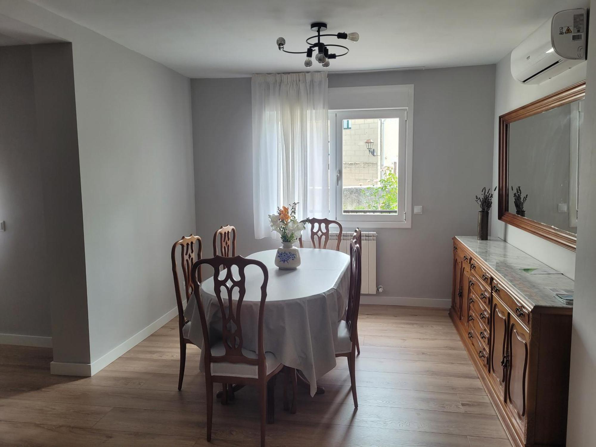 Casa Julio, Bonita Casa Comoda Y Espaciosa, Totalmente Reformada Con Terraza Y Jardin Privado Hébergement de vacances Riezu